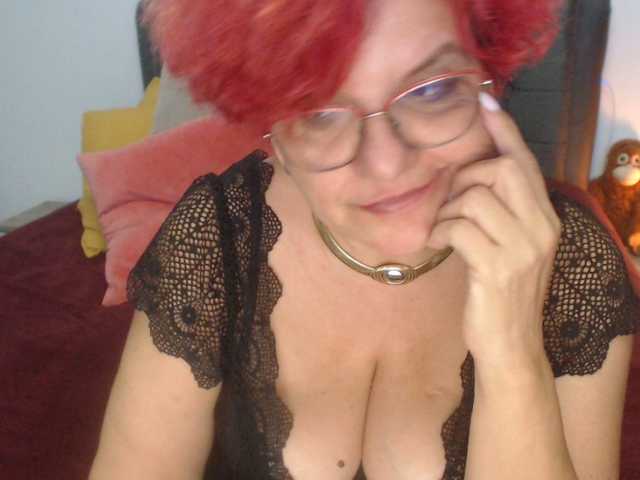 Fotod maggiemilff68 #mistress #mommy #roleplay #squirt #cei #joi #sph - every flash 80 - masturbate and multisquirt 400 - anal 500 - one tip