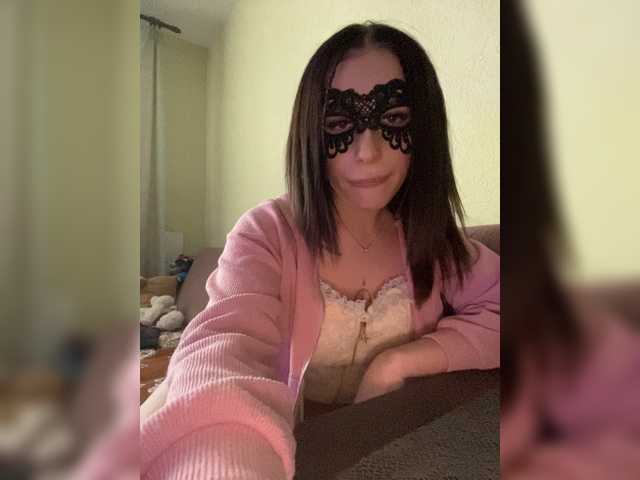 Fotod TwE_cherries topic: Hello there) For tokens in private messages, I can only say thank you, tokens only in the general chat) Lovens lvl: 2, 10, 30, 60, 100, 200, 300, 555 ) I do not remove the mask even in private, only beautiful eyes)