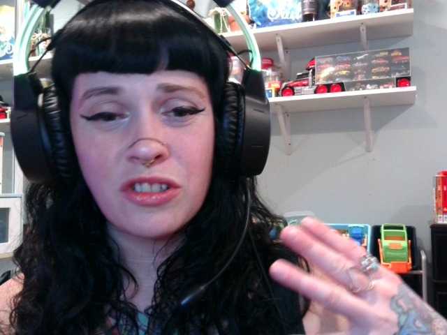 Ringhäälingupildid MarcelineGoddess