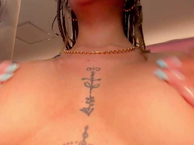 Fotod MariamRivera I want you to come into me and enjoy this hot Halloween GOAL: BIG SQUIRT 0
