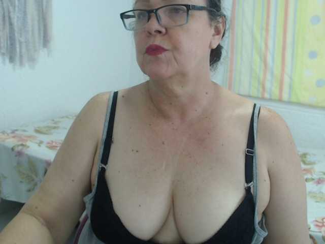 Fotod maturekarime Mature woman hairy and bbw,: tits 30, pussy 35, ass 25, all naked 100, masturbate and cum 120