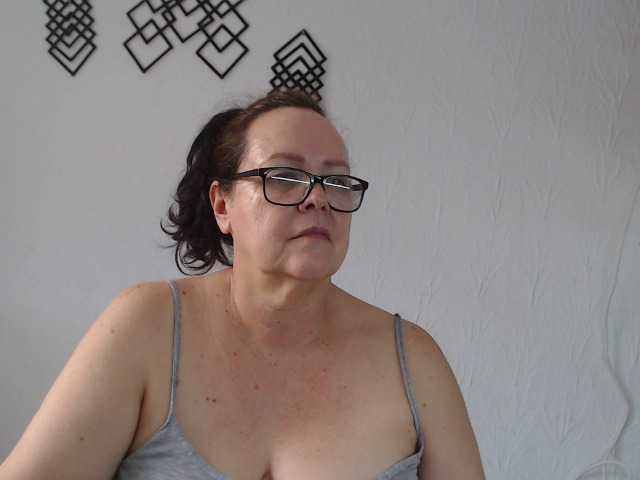 Fotod maturekarime Mature woman hairy and bbw,: tits 30, pussy 35, ass 25, all naked 100, masturbate and cum 120