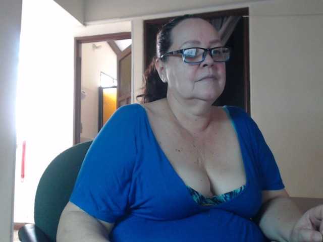 Fotod maturekarime Mature woman hairy and bbw,: tits 30, pussy 35, ass 25, all naked 100, masturbate and cum 120