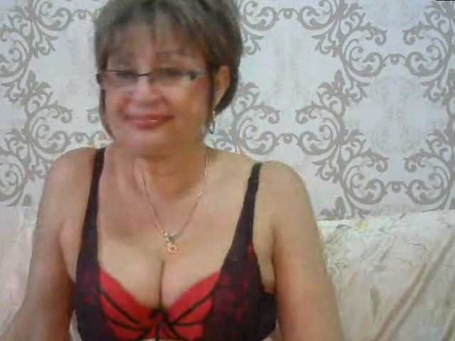 Fotod MatureLissa Who want to see mature pussy ? pls for @total English and German