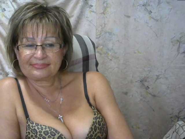 Fotod MatureLissa Who want to see mature pussy ? pls for @total English and German