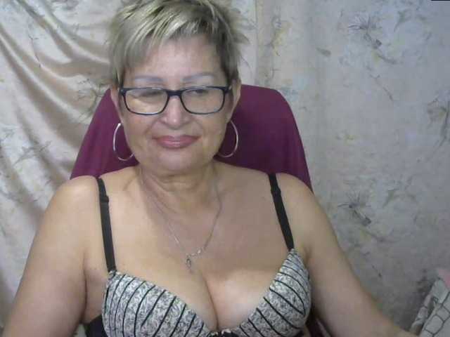 Fotod MatureLissa Who wants to see mature pussy ? pls for @total English and German