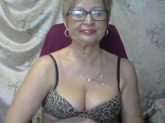 Fotod MatureLissa Who wants to see mature pussy ? pls for @total English and German