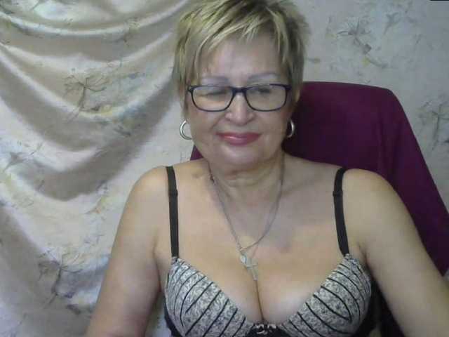 Fotod MatureLissa Who wants to see mature pussy ? pls for @total English and German