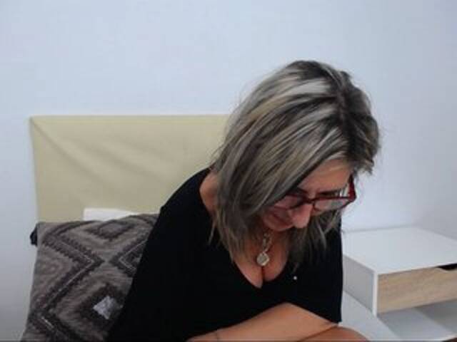 Ringhäälingupildid MatureMerryxx