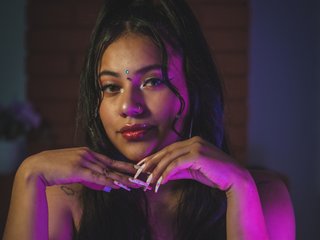 Erootiline videovestlus Megan-Thompson1