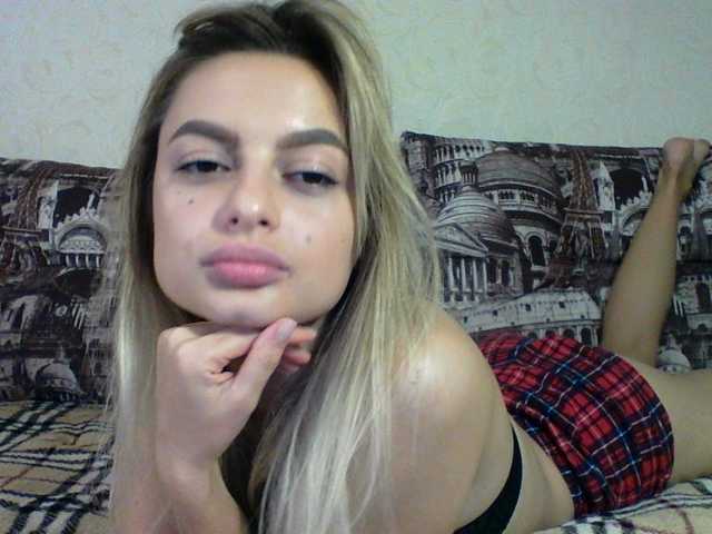 Fotod MelanyMoon MelanyMoon: I will release 100 tokens to the freedom of the twins, I will free myself from 50 shorts, panties will fly off for 200, if you want more - privat, or 300 tokens