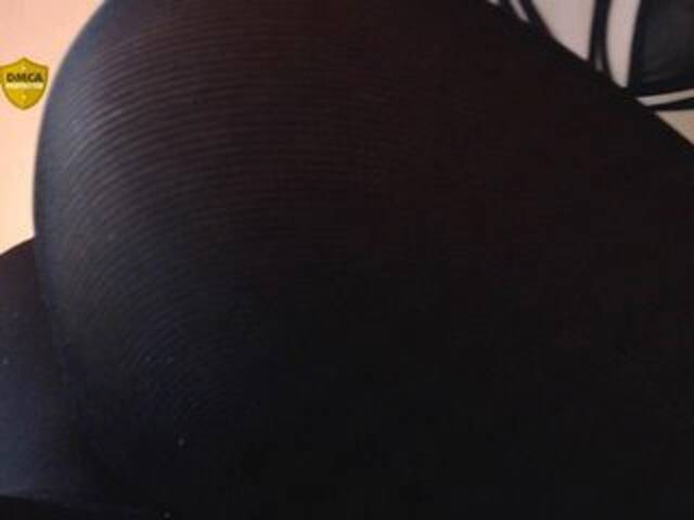 Ringhäälingupildid melanymoore