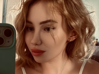 Erootiline videovestlus MerriiiRosalee