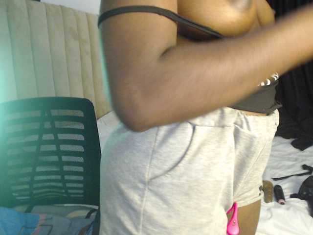 Ringhäälingupildid mia-boobs