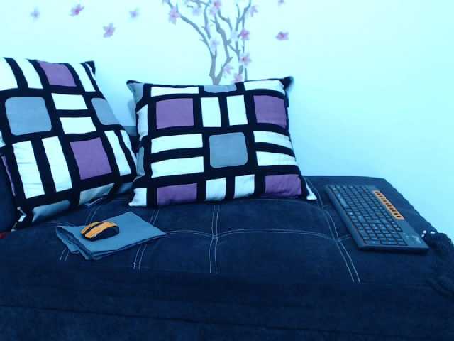 Ringhäälingupildid Mia-Stone