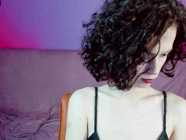 Ringhäälingupildid Mila-Hot