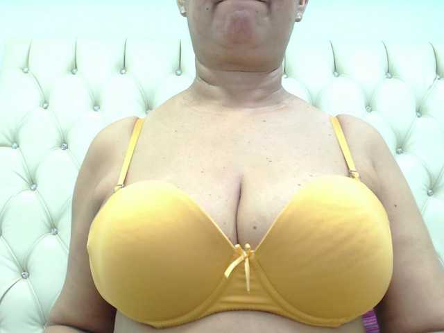 Fotod MilfPleasure1 50 tits .. 100 open pussy im flexible .. 65 anal ... 200 naked and play with toy