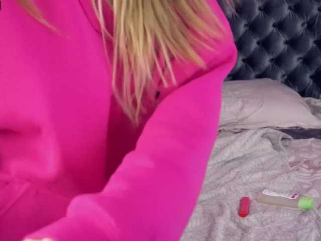 Ringhäälingupildid MillaDoll