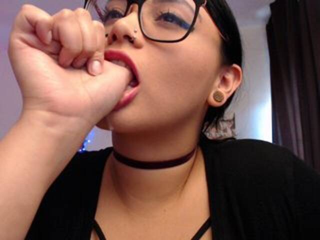 Ringhäälingupildid Miss-Bonnie