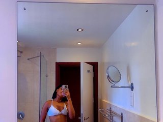 Erootiline videovestlus MissBehavin69