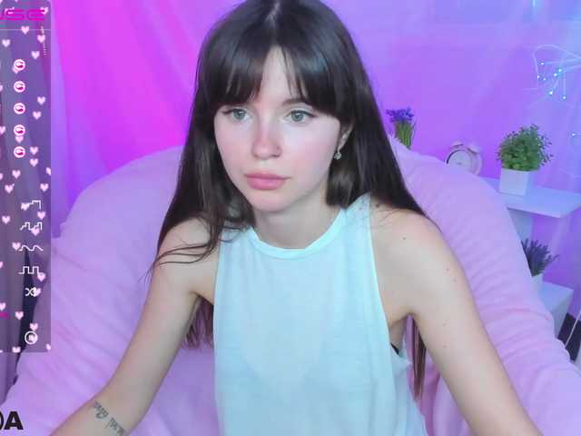 Fotod MiyaEvans ❤️❤️❤️Hey! I am New! Ready to play with you-My goal: Get Naked/2222 tokens/❤️❤️❤️ #new #feet #18 #natural #brunette [none]