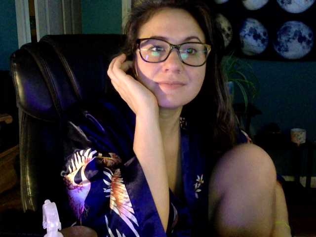 Fotod mjwhatever17 Target: 500, 82 earned, 418 until I cum #squirt #cumshow #girlnextdoor #glasses #ass