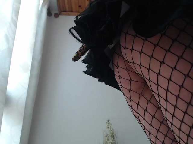 Fotod mollyhank happy hallowen my sweet's boys, welcome an get fun with me #spit #blowjob #twerking #bigass #squir : 113 take clothes off and fingering pussy