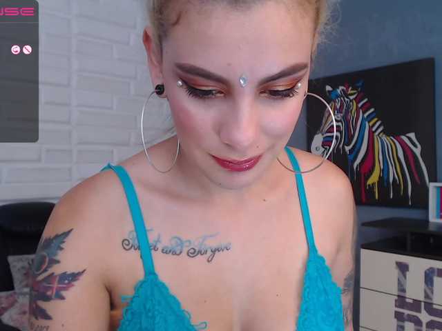 Fotod MollyReedX ♠ Pin up girl ready to have fun today ♠ ♥♥ Fingering for 120 ♥ Spank my Pussy daddy!!!