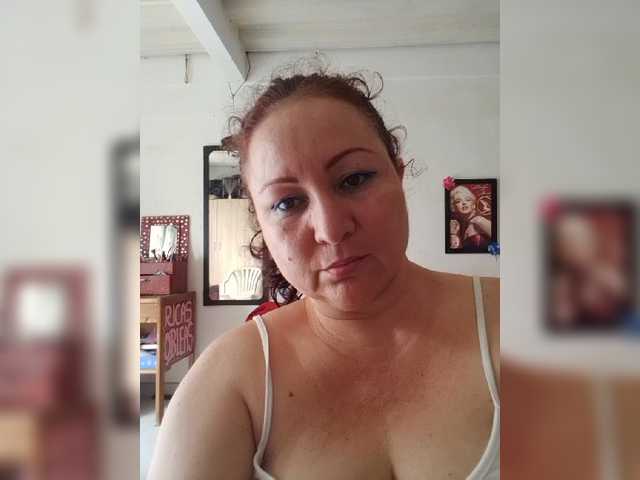 Fotod MommyQueen Hello muy guys mommy queen play pussy ....