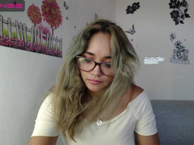 Ringhäälingupildid monica-squirt