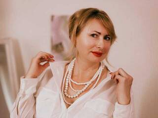 Erootiline videovestlus MonicaMoor