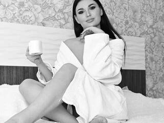 Erootiline videovestlus Monika-Doll