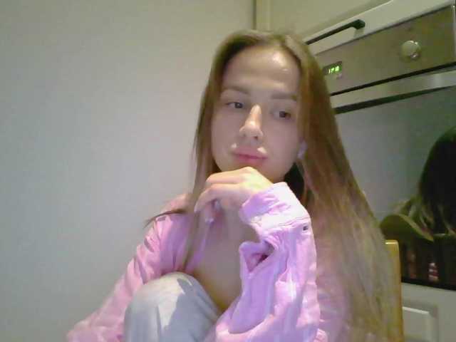 Ringhäälingupildid monikaXRoses