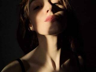 Erootiline videovestlus monyamyr