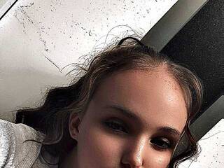 Erootiline videovestlus MrsDiamond