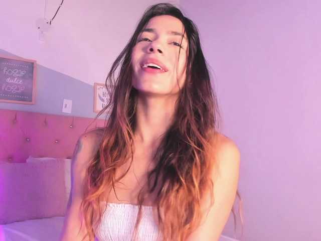 Ringhäälingupildid Nadia-Roses