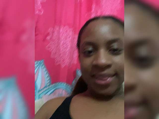 Ringhäälingupildid NahomyHart