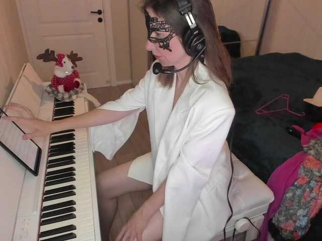 Ringhäälingupildid PianoGirl