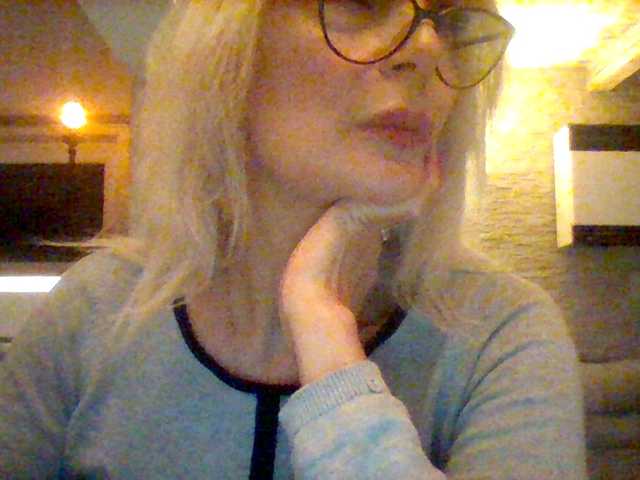 Ringhäälingupildid Dixie_Sutton