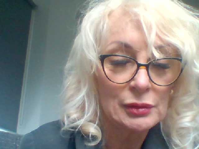 Ringhäälingupildid Dixie_Sutton