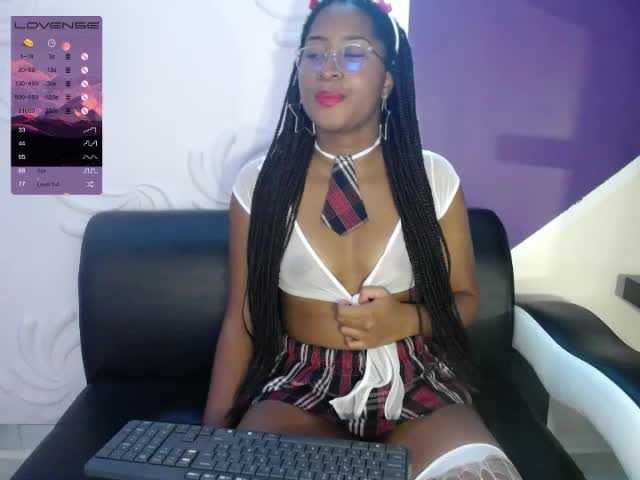 Fotod NaomiDaviss Make cum with your tips! Lovense is actived #latina #ebony #lovense 500 Countdown, 348 won, 152 for the show!