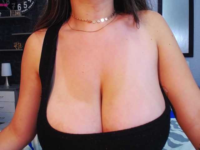 Fotod nathyjones Fingers in pussy 350 tk