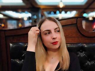 Erootiline videovestlus NelleVanile