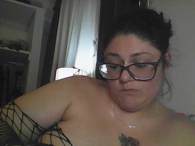 Fotod Maddy_Waters Id like to make new friends so il calling all the dirty pervs i love yall