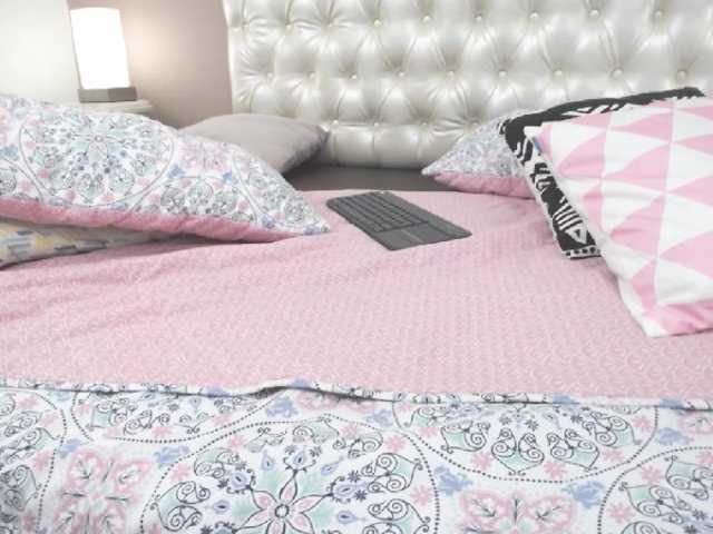 Ringhäälingupildid Nicoleex