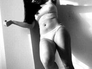 Erootiline videovestlus NicoleRomero