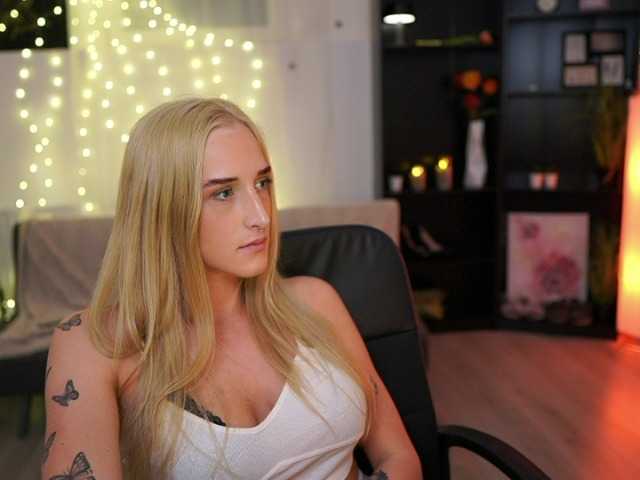 Ringhäälingupildid NicoletteShea01