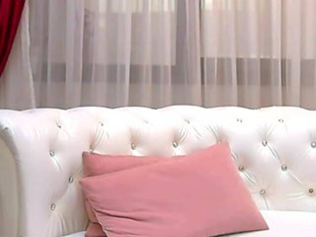 Ringhäälingupildid NinaCrystal