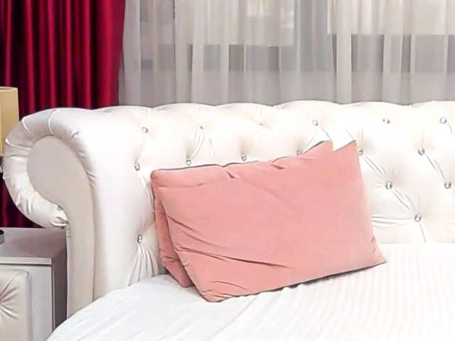 Ringhäälingupildid NinaCrystal