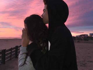 Erootiline videovestlus nut-and-bolt